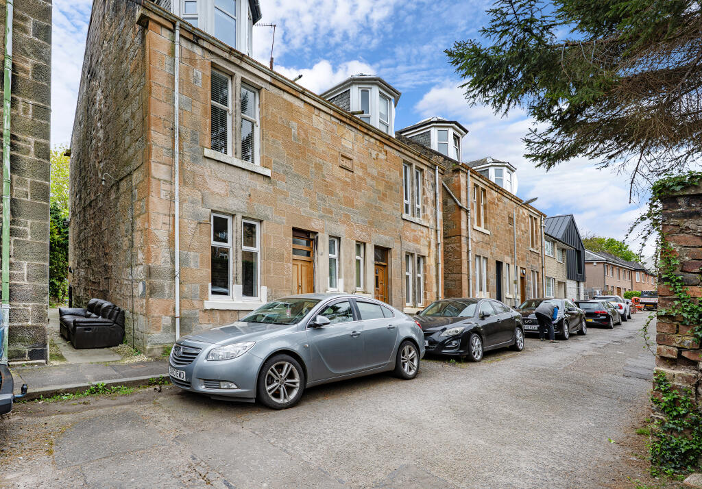 Main image of property: 45 Victoria Street, Kirkintilloch, Glasgow, G66