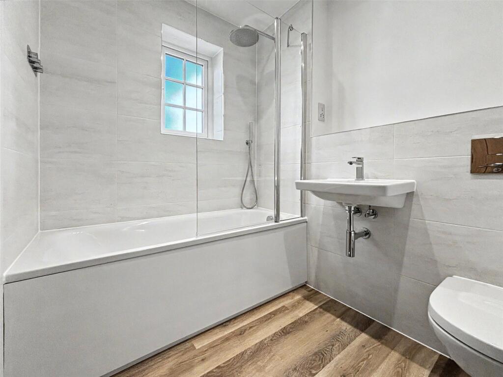 House in Exeter - View 3