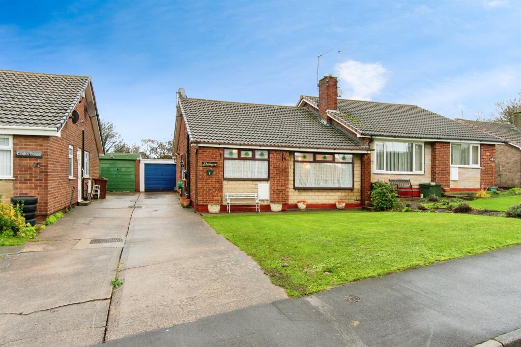 3-bed semi-detached on Bleasdale Avenue, Knottingley, £180,000