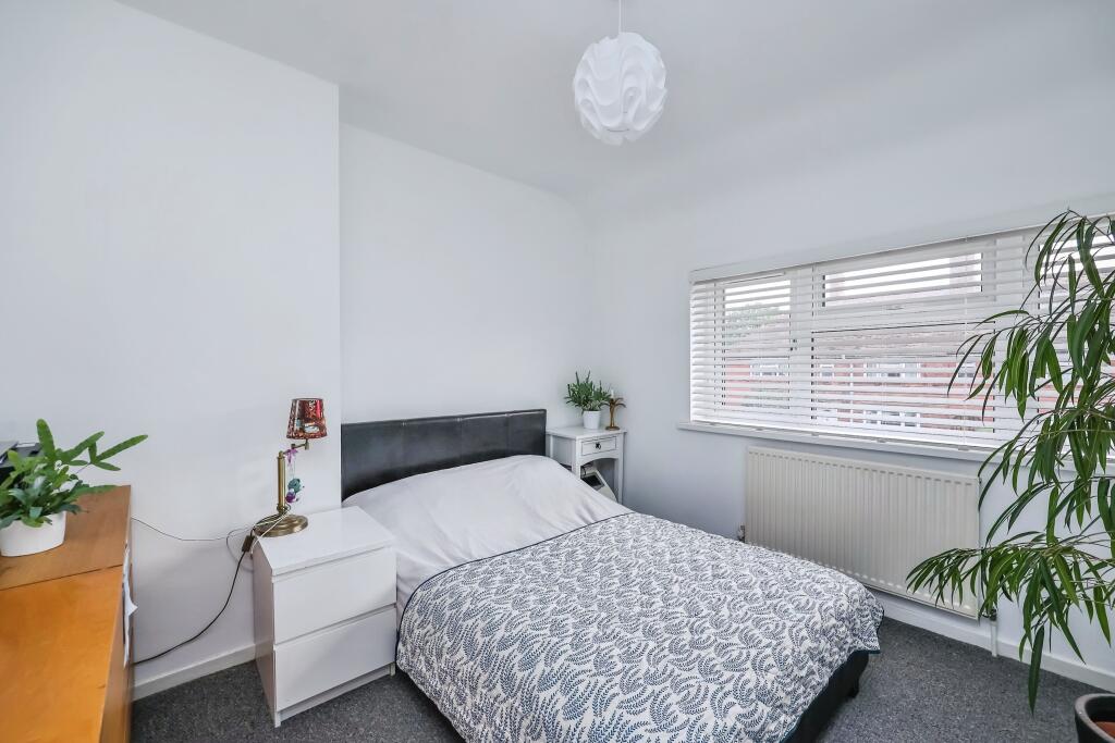 Burrows Avenue, Nottingham, NG9 - More