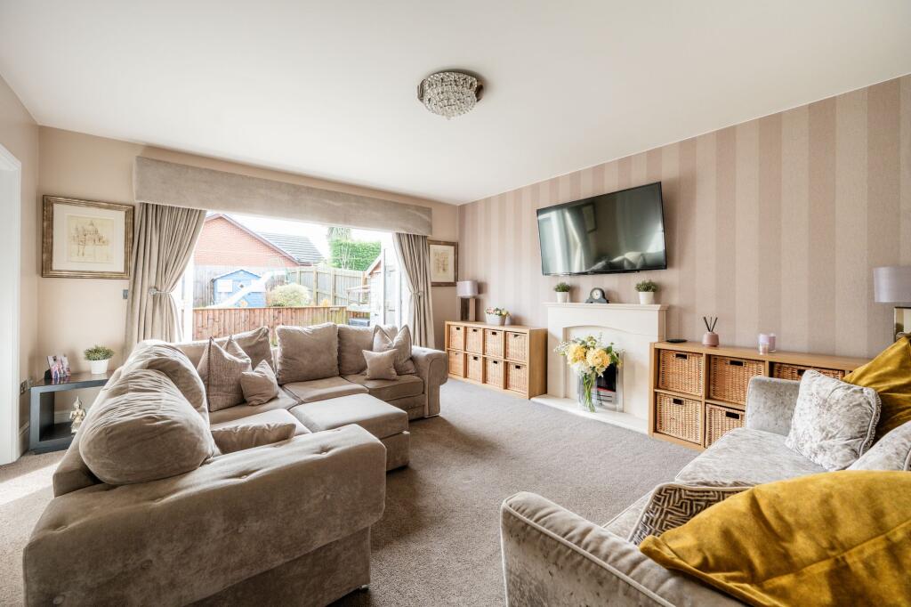 Stone Mason Crescent, Ormskirk, L39 photo 2
