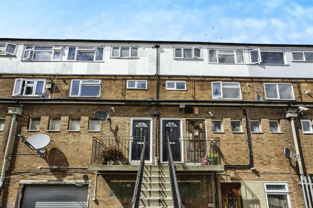Main image of property: Lenthall Avenue, Grays, Thurrock