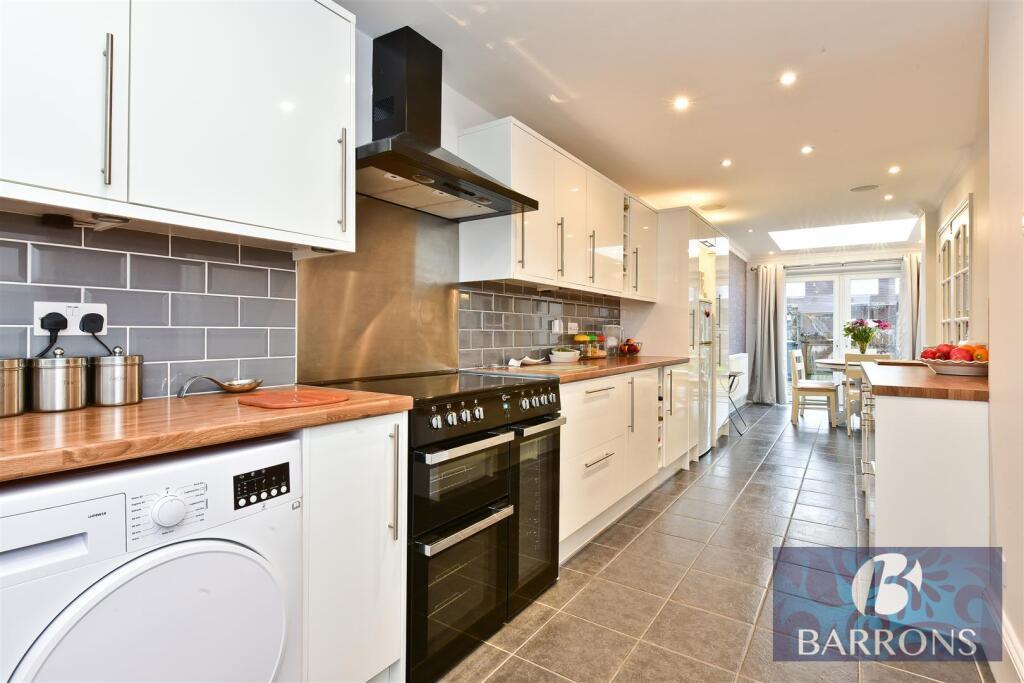 Wheatcroft, Cheshunt photo 3