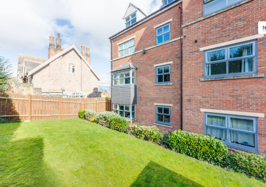 2-bed flat on Moorgate View, Rotherham, South Yorkshire, S60, £160,000