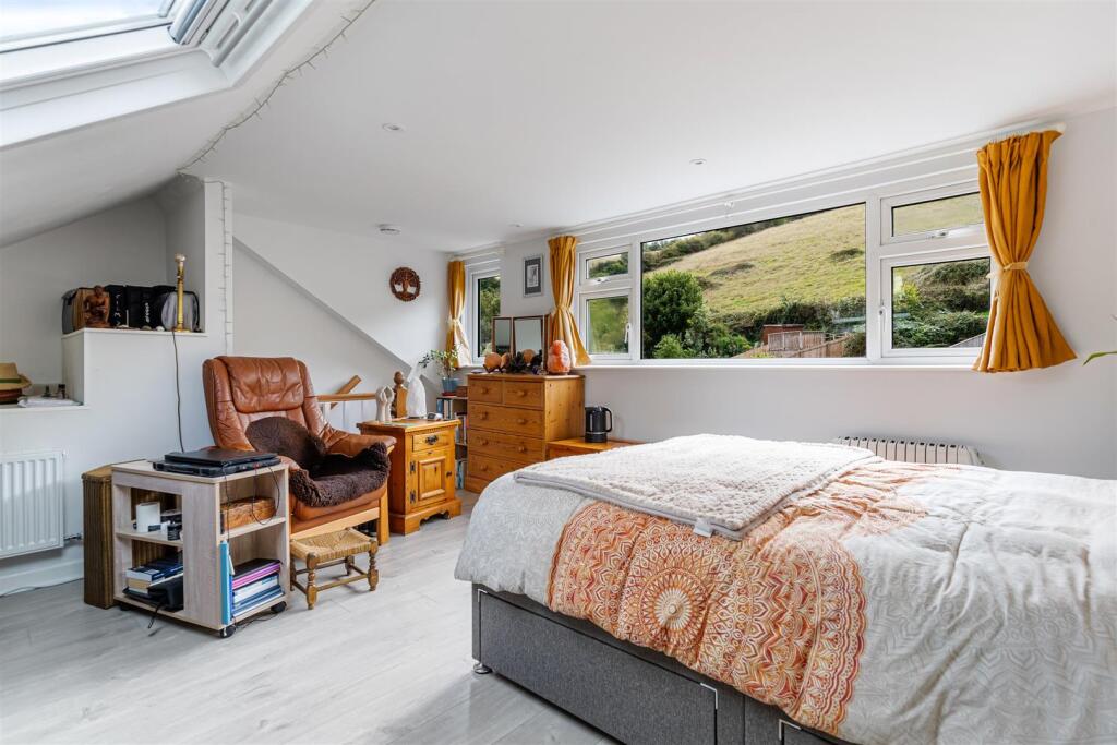 House in South Hams, Townstal, Dartmouth - View 5