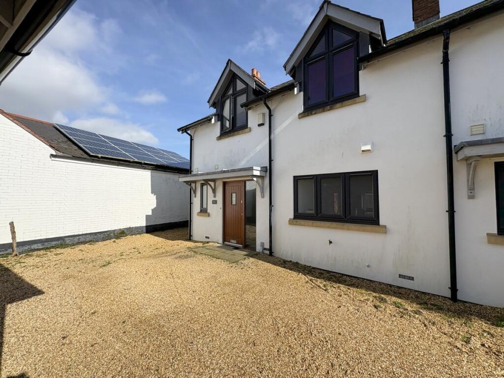 House in Poole, Lake - View 3