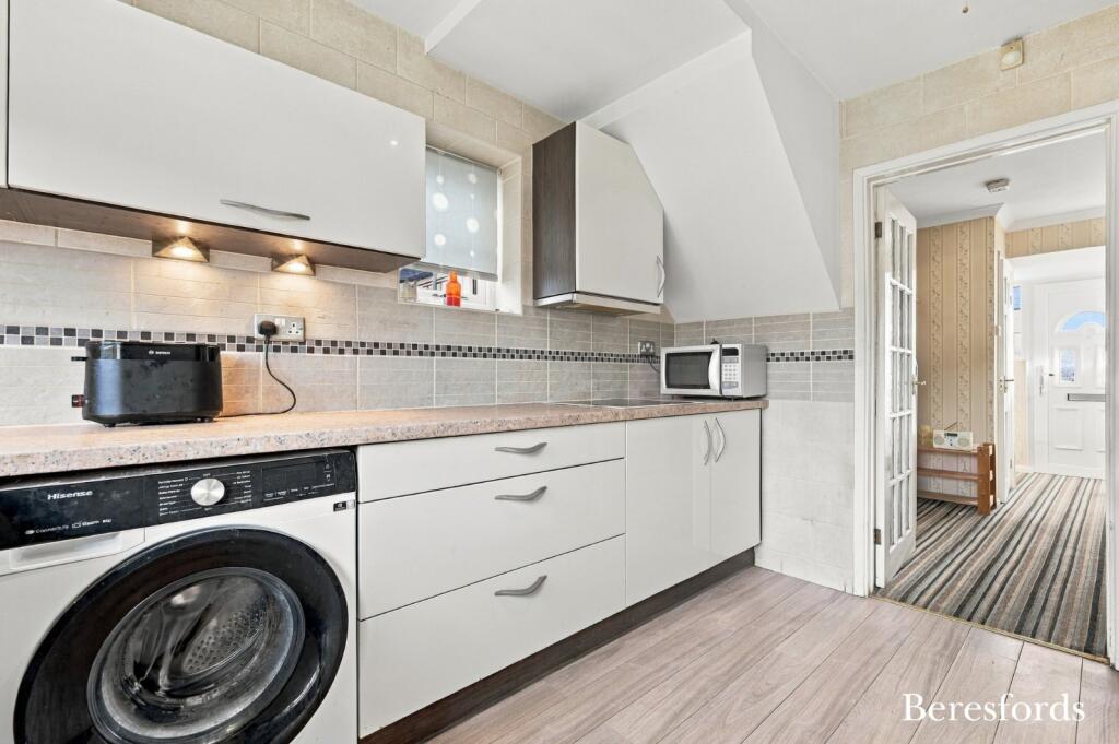 House in Basildon, Queens Park, Billericay - View 5