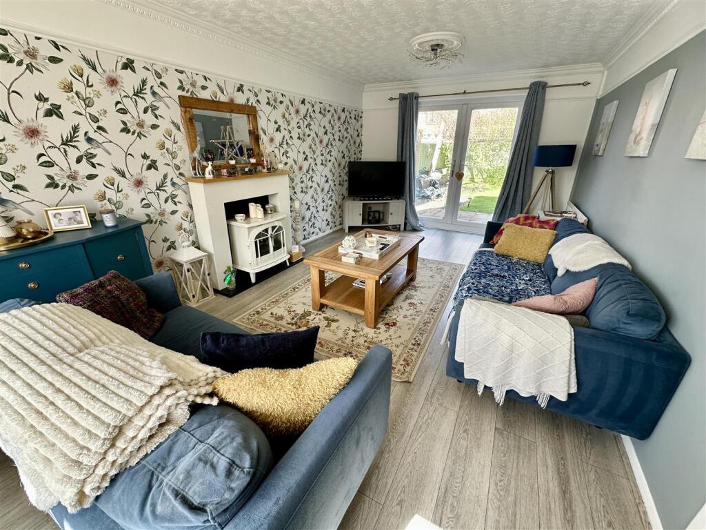 Wain Close, Alcester photo 2