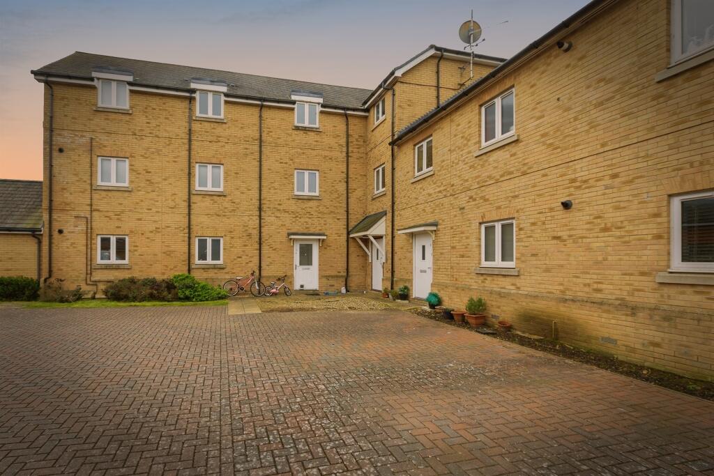 Main image of property: Barland Way, Aylesbury