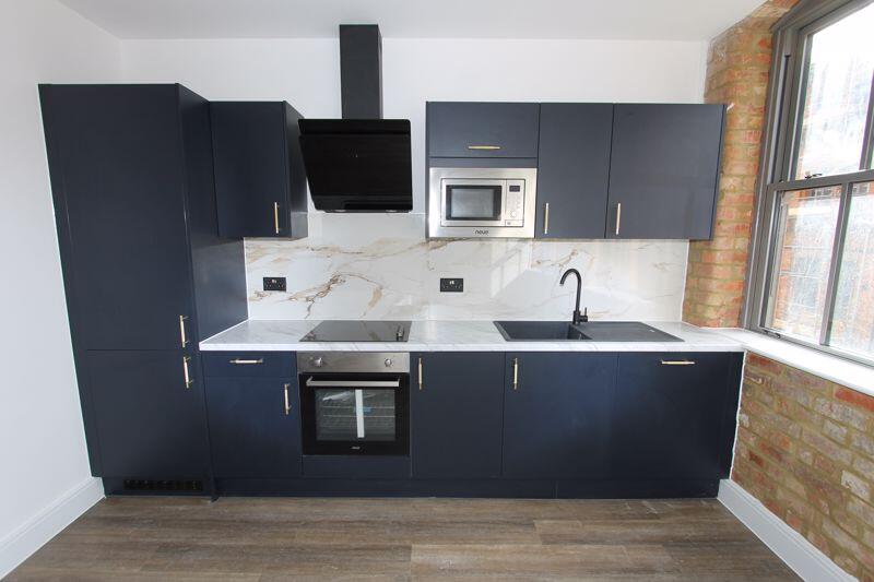Apartment in Northampton, West Northamptonshire - View 3
