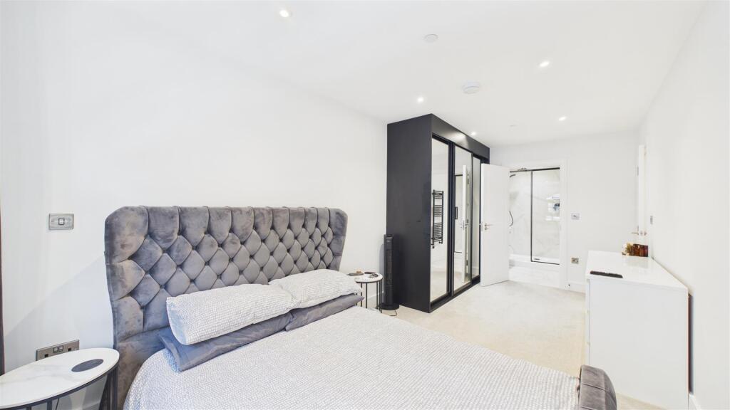 Apartment in East Hertfordshire, Folly Island, Hertford - More