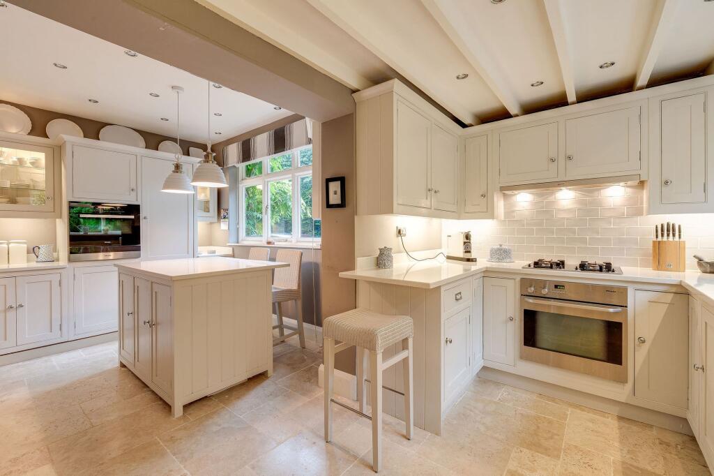 House in Heswall, Liverpool City Region - View 4