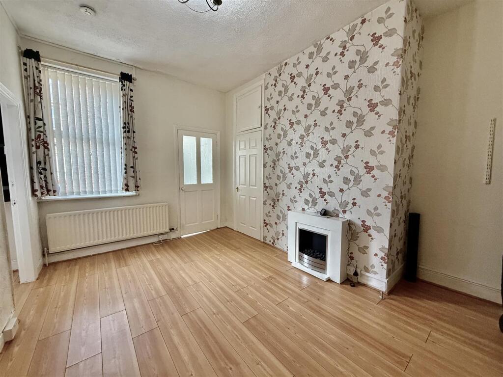Apartment in Newcastle upon Tyne - View 3
