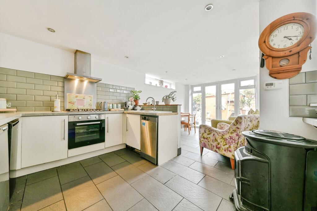 House in Stevenage, Hertfordshire - View 5