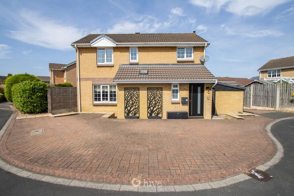 4-bed detached on Harvest Close, Edenthorpe, Doncaster, DN3, £340,000