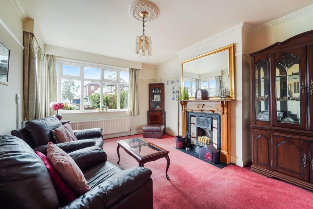 House in Epsom and Ewell, Stoneleigh - View 2