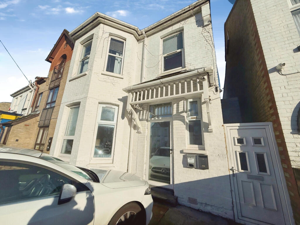 Main image of property: Flat 1 Wellesley Road, CO15
