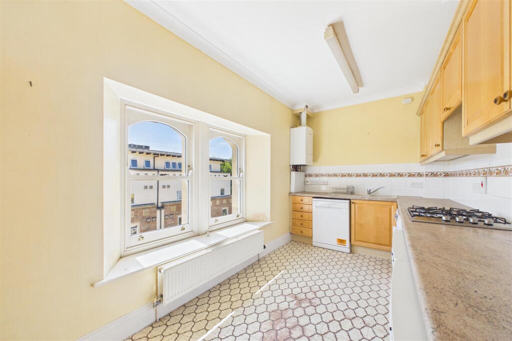 Apartment in Bristol - More