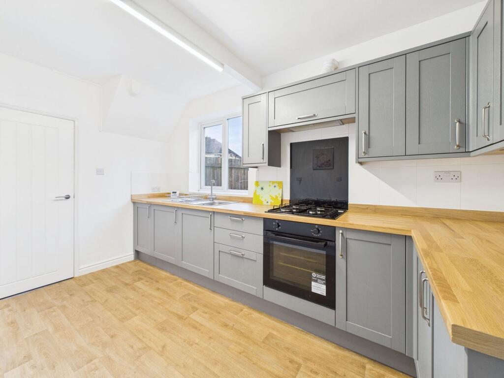 Thompson Avenue, Ormskirk, L39 photo 3