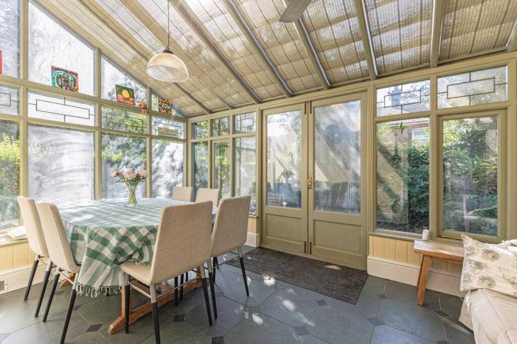 House in Three Rivers, The Cedars Estate, Batchworth - View 5