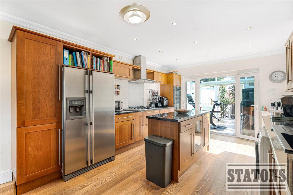 House in Enfield - View 4