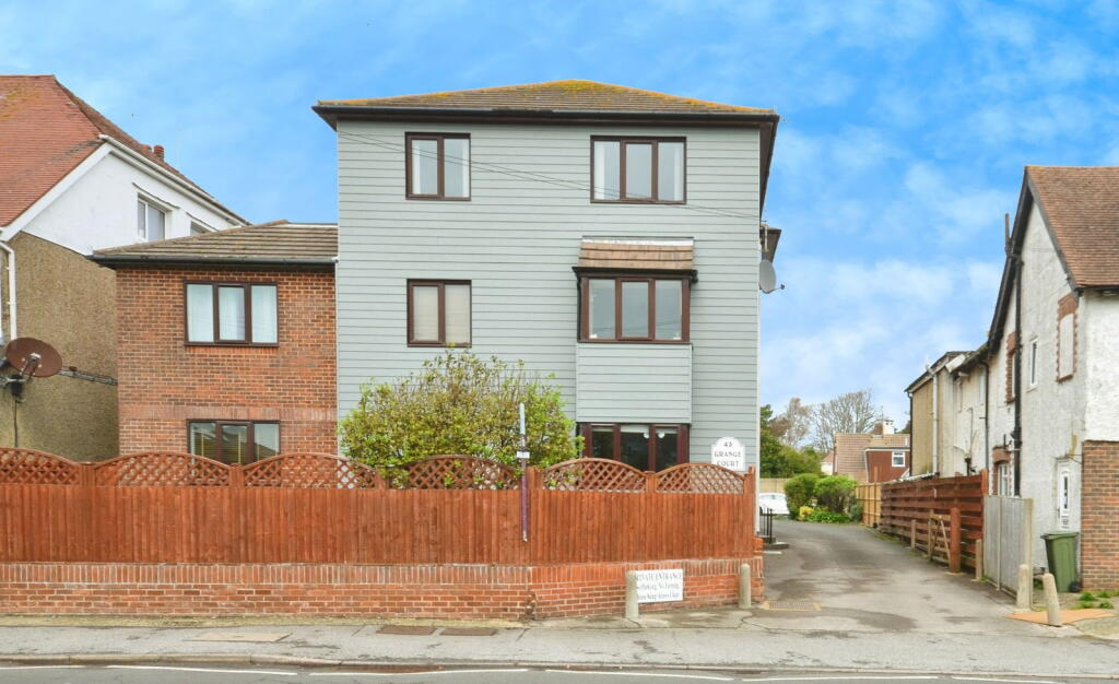 Main image of property: Elmer Road, Bognor Regis, PO22 6ER
