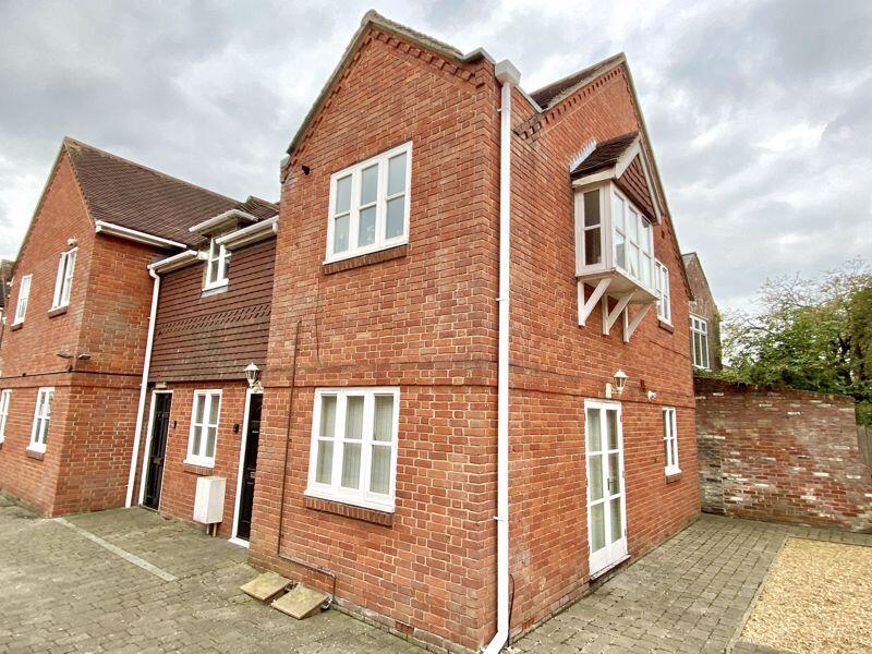 Main image of property: High Street, Fareham