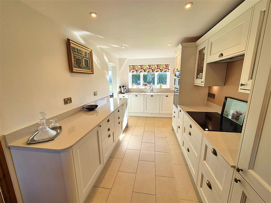 14, The Rugg, Leominster, Herefordshire, HR6 8TE photo 4