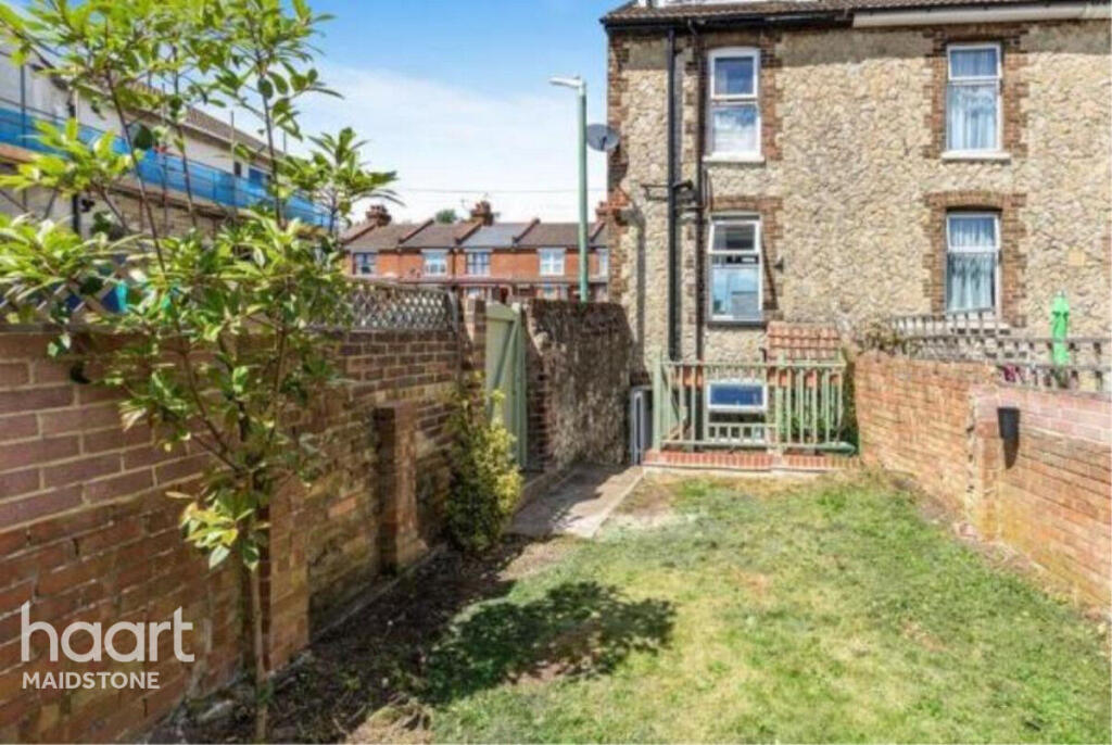 Main image of property: Tonbridge Road, Maidstone