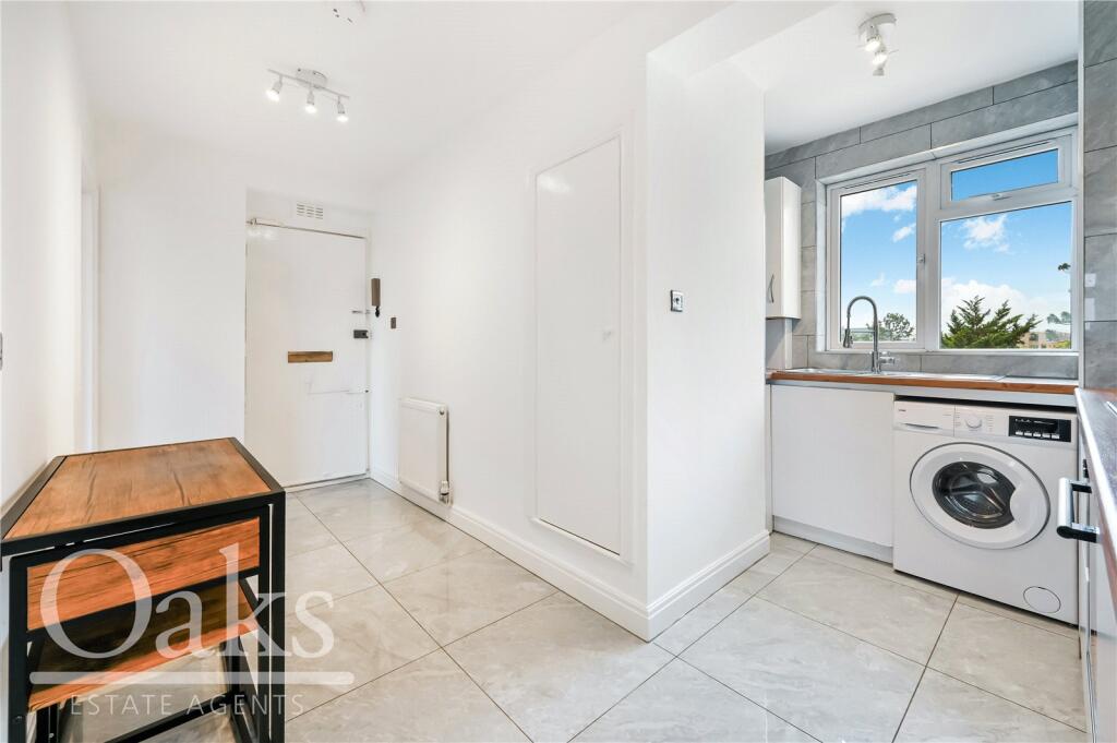 Main image of property: Kings Avenue, Clapham
