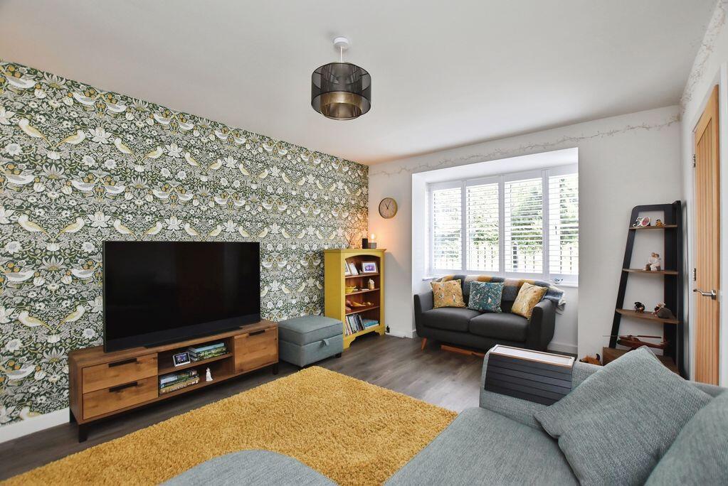 Archers Way, Amesbury              ***VIDEO TOUR*** photo 4