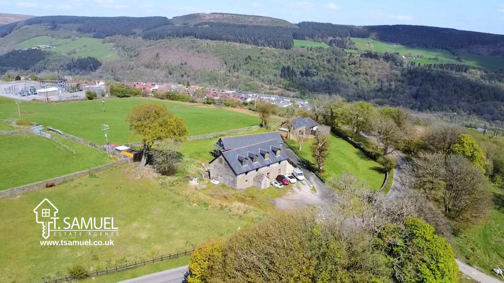 Main image of property: Lan Farm, Llanwonno Road, Mountain Ash, CF45 3EJ