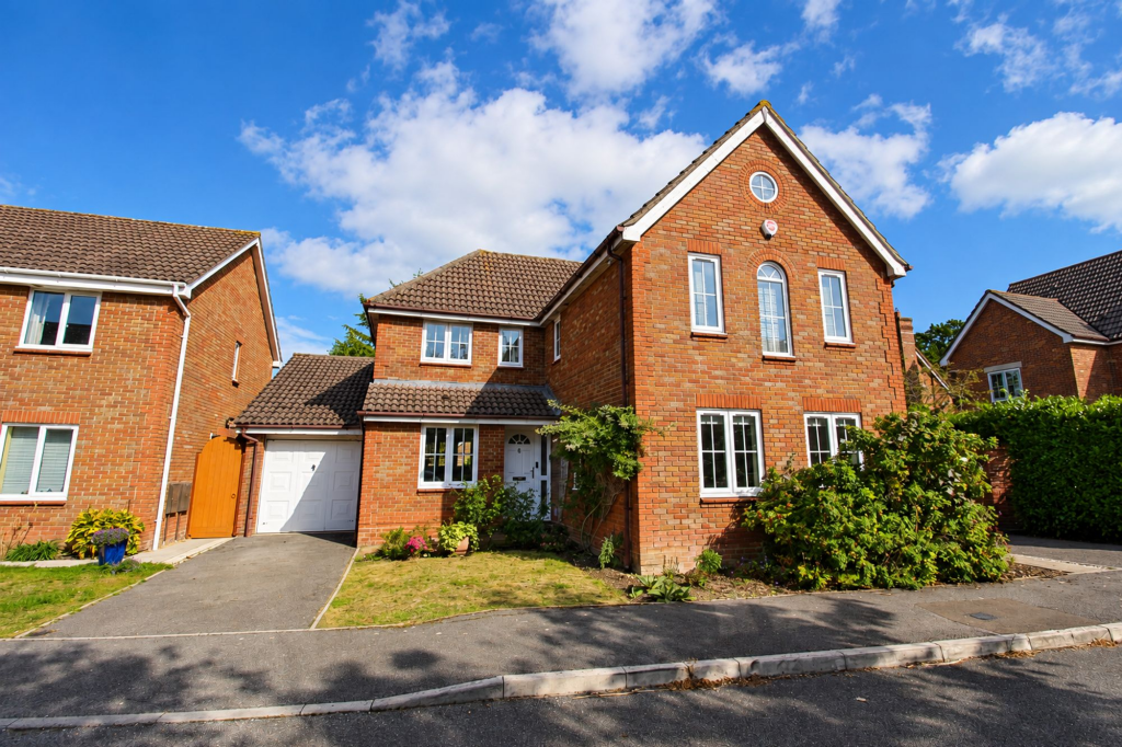 Main image of property: Upmill Close, West End, SO30