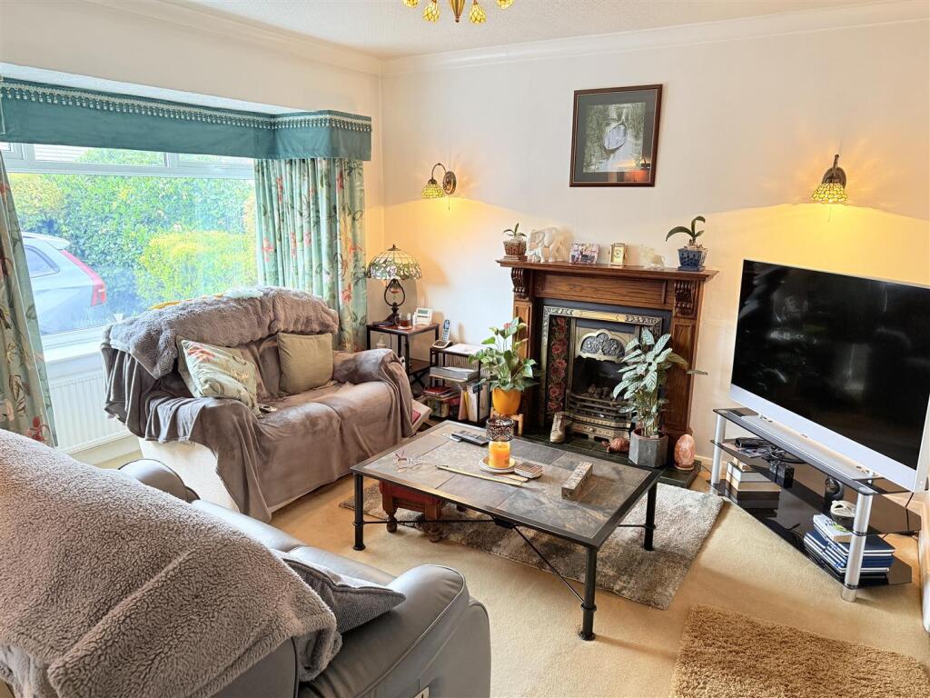 House in Wakefield - View 4