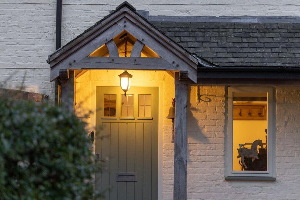 Stables Cottage, Long Lane, Spurstow, CW6 9TB photo 2