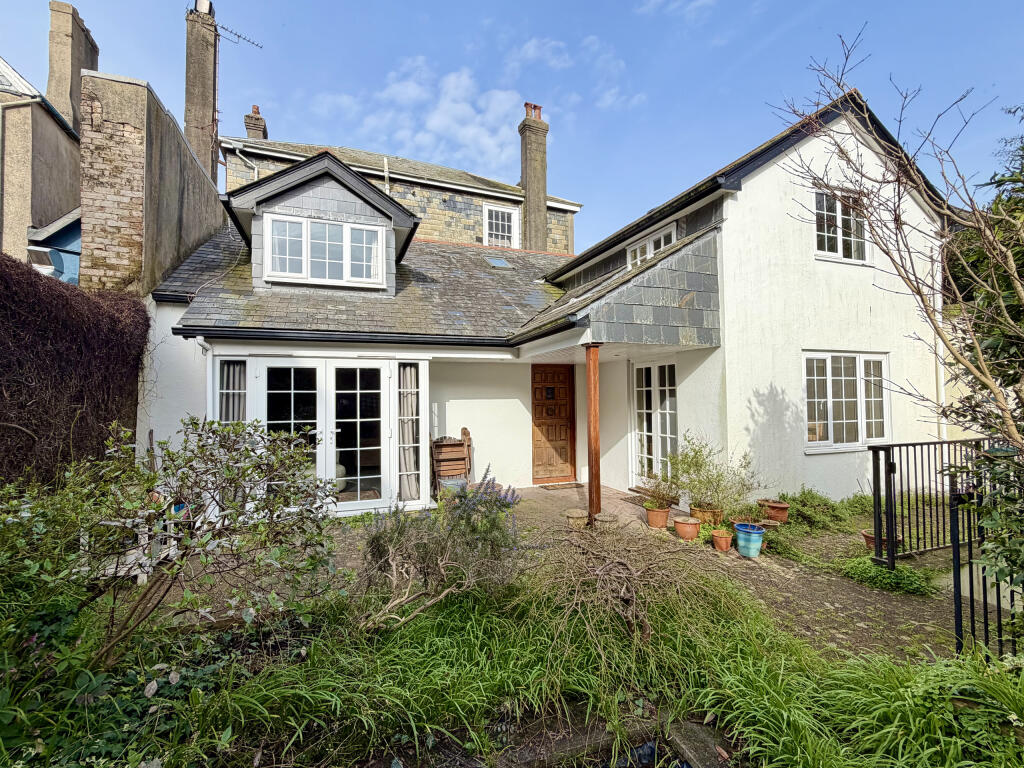 Main image of property: South Street, Totnes, Devon