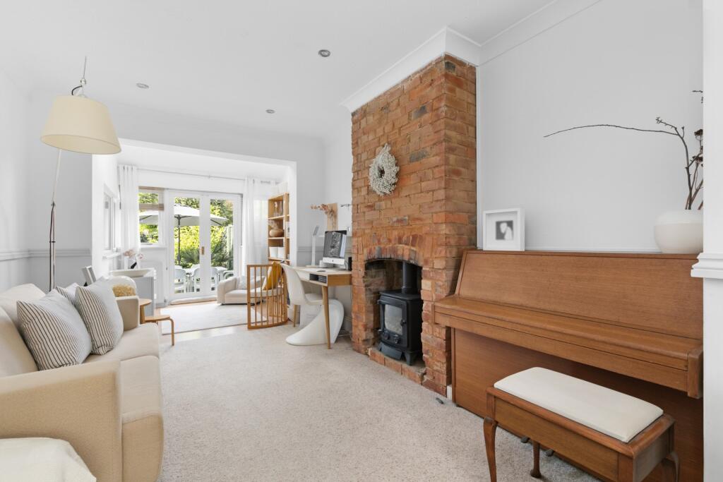 House in Wokingham - View 5