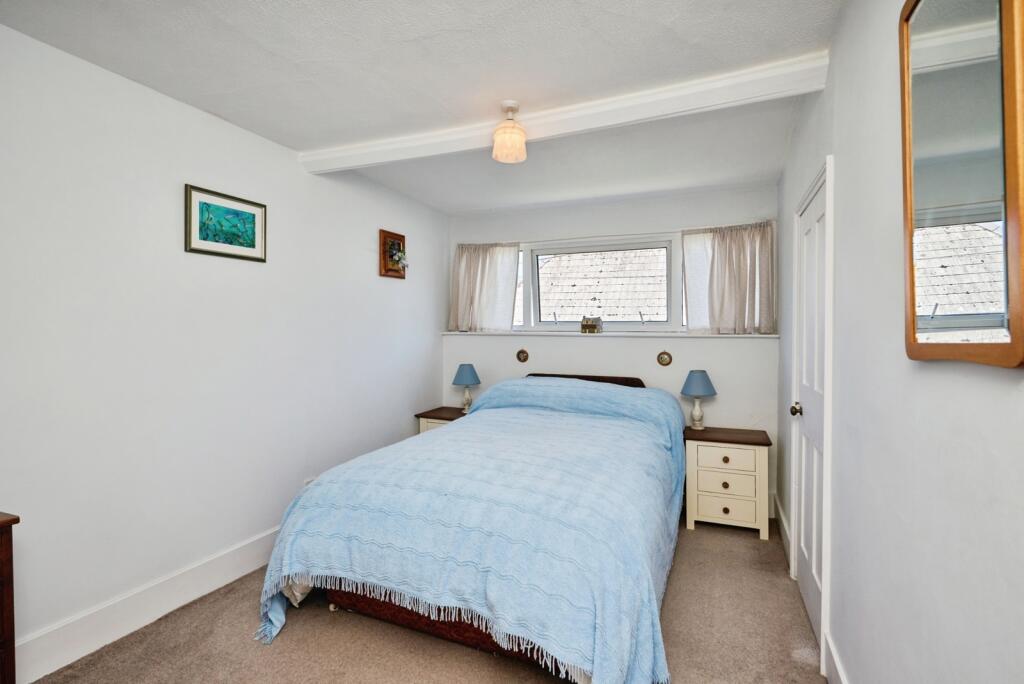 House in Ryde, Binstead - More