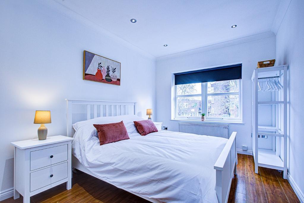 Apartment in London - View 2