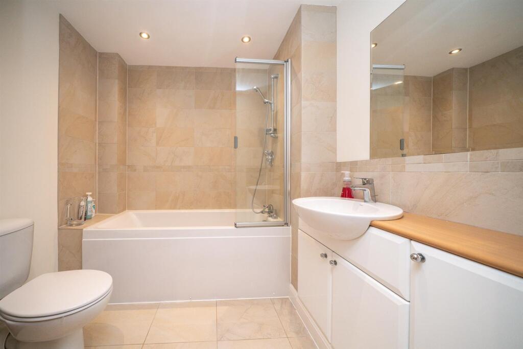 Additional image 21 of Longacres, St. Albans