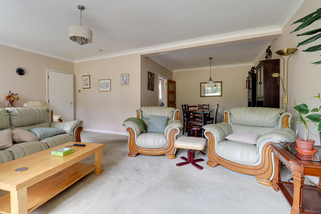 Apartment in St Albans, Harpenden - View 3