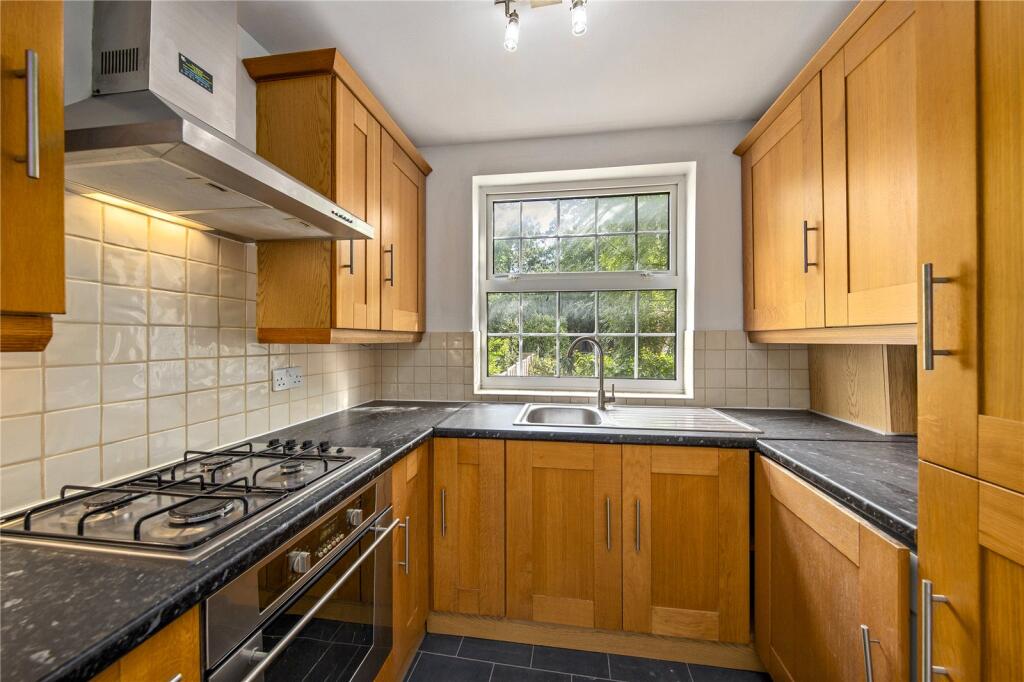Apartment in Twickenham - View 5