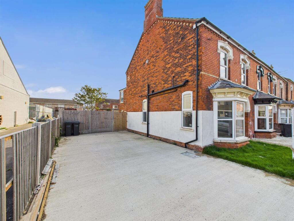4-bed terraced on George Street, Mablethorpe, £199,950