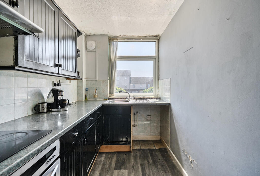 Apartment in Bristol, Stockwood - View 3
