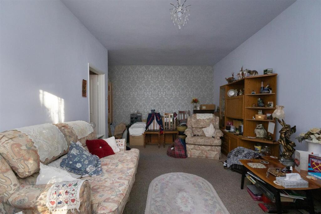 Apartment in St Leonards-on-Sea, Silverhill - View 4