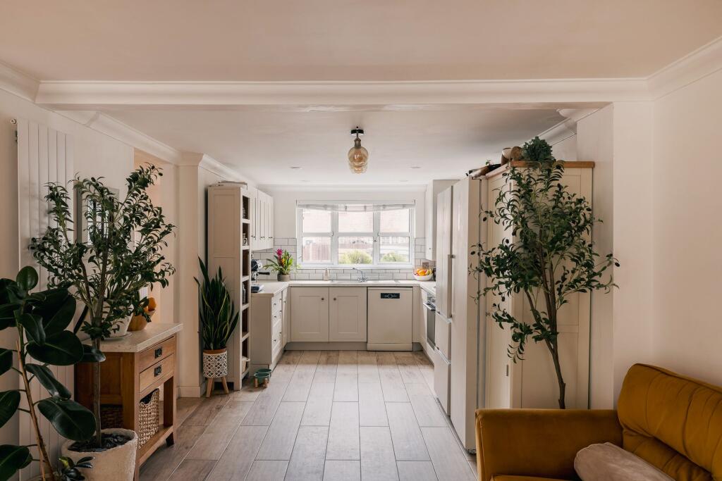 House in Redhill - View 2