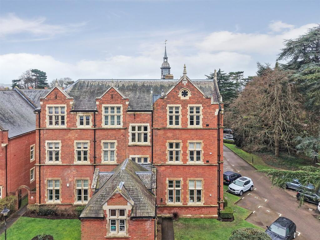 Main image of property: Lavender Close, Leatherhead, Surrey, KT22