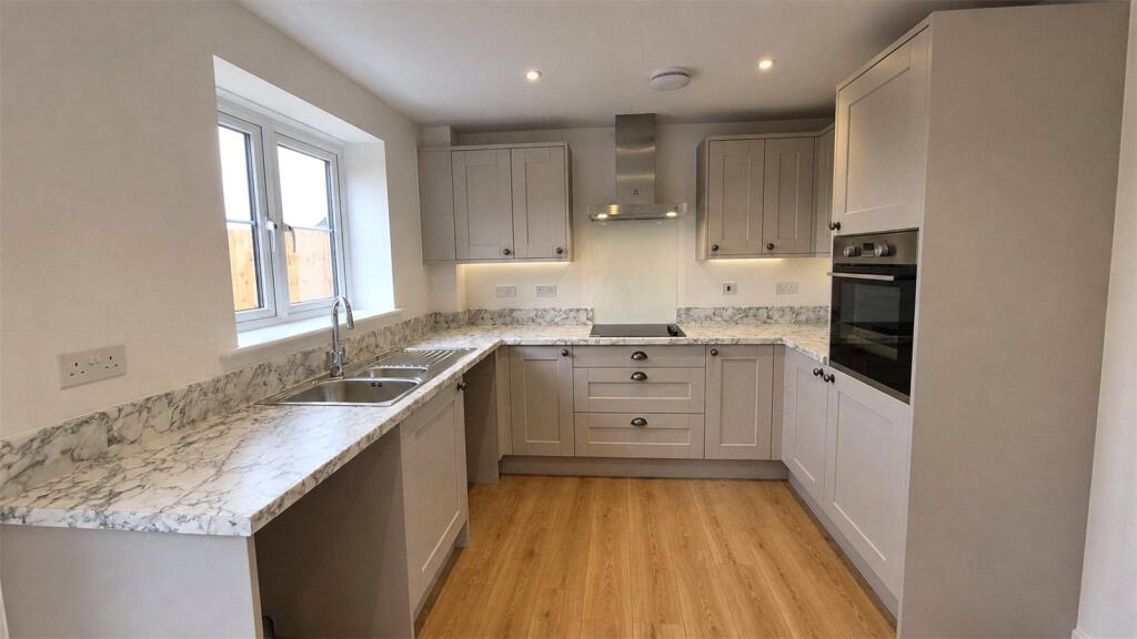 House in Taunton - View 5