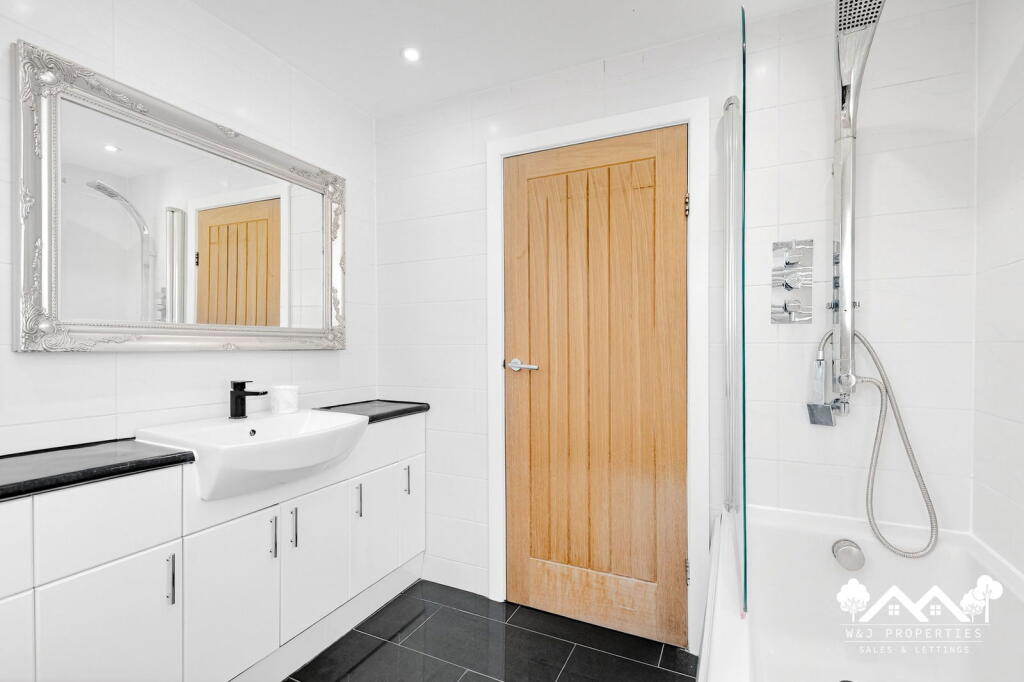 Additional image 35 of Earls Drive, Hoddlesden, Darwen, BB3