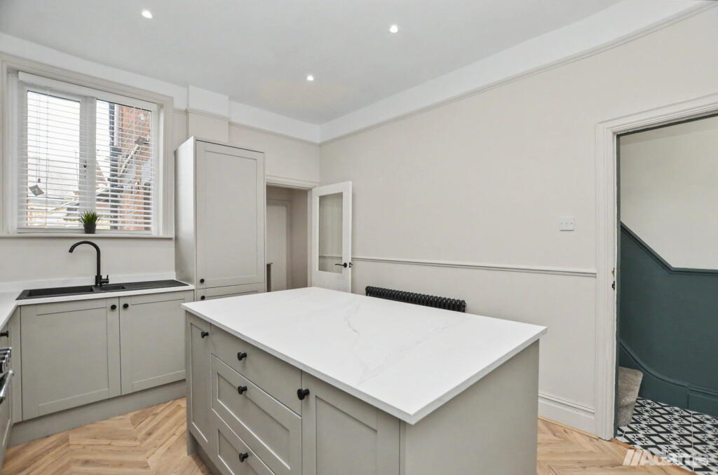 House in Runcorn, Halton - View 4